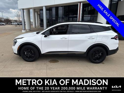 Glacial White Pearl 2023 Kia Sportage S