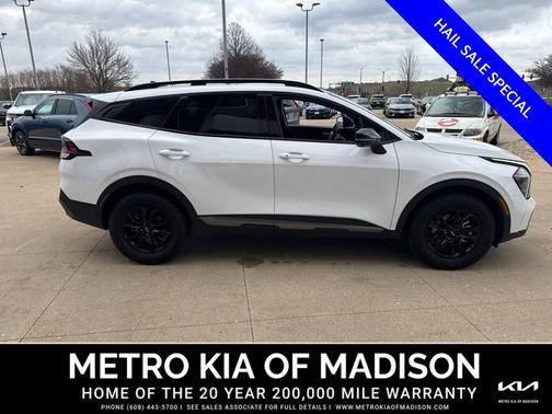 Glacial White Pearl 2023 Kia Sportage S