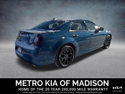 2022 Chrysler 300 Touring