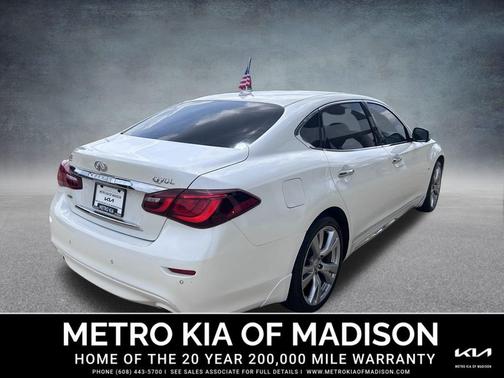 2017 INFINITI Q70L 3.7X