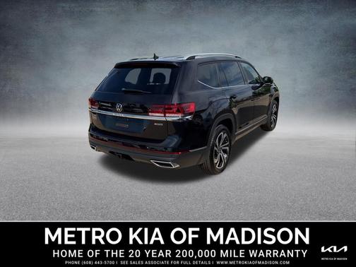Platinum Gray Metallic 2022 Volkswagen Atlas 3.6L SEL