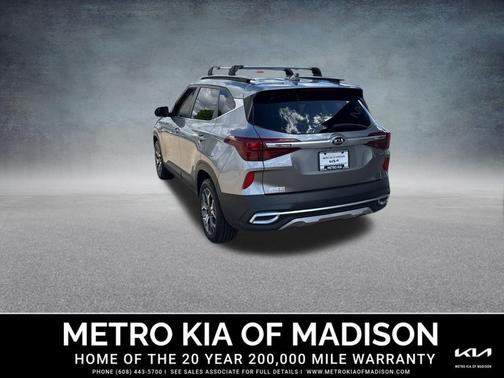 Snow White Pearl 2022 Kia Sportage LX