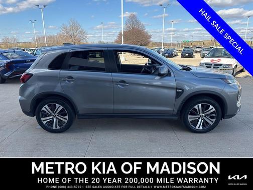 Mercury Gray Metallic 2025 Mitsubishi Outlander Sport 2.0 ES
