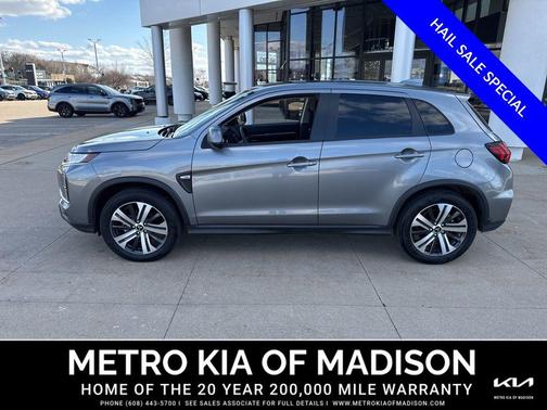 Mercury Gray Metallic 2025 Mitsubishi Outlander Sport 2.0 ES