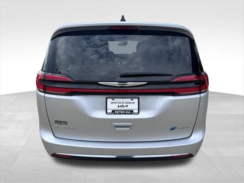 2023 Chrysler Pacifica Hybrid Limited