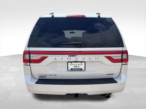 2016 Lincoln Navigator Select