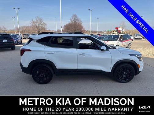 Snow White Pearl 2024 Kia Seltos X-Line