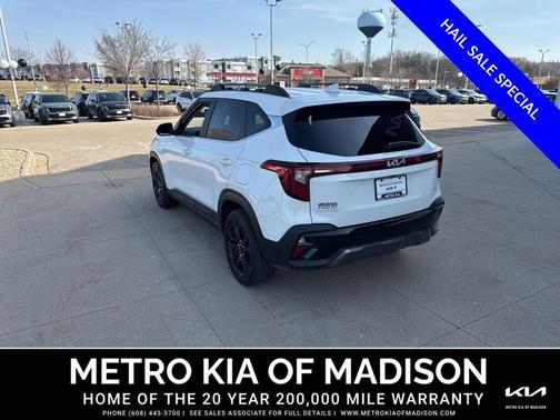 Snow White Pearl 2024 Kia Seltos X-Line