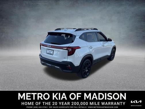 Snow White Pearl 2024 Kia Seltos X-Line