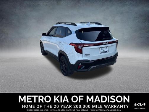 Snow White Pearl 2024 Kia Seltos X-Line