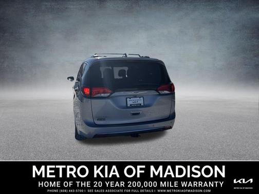 2017 Chrysler Pacifica Touring-L