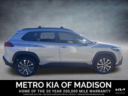 2022 Toyota Corolla Cross XLE