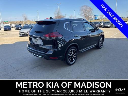 Magnetic Black 2018 Nissan Rogue SL