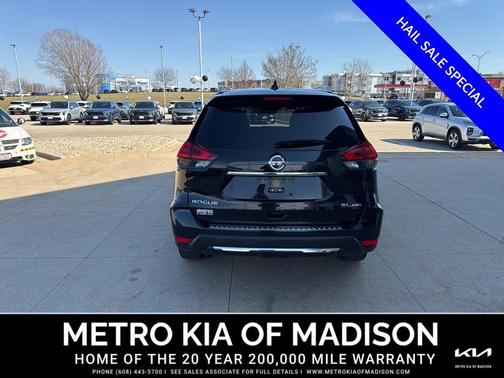 Magnetic Black 2018 Nissan Rogue SL