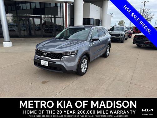 Everlasting Silver 2021 Kia Sorento LX