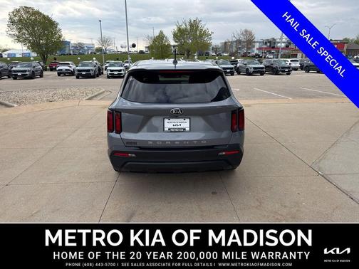 Everlasting Silver 2021 Kia Sorento LX