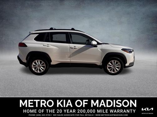 2022 Toyota Corolla Cross LE