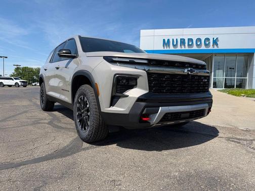 Sandstone Gray 2026 Chevrolet Traverse AWD Z71