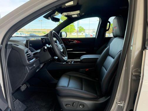Sandstone Gray 2026 Chevrolet Traverse AWD Z71