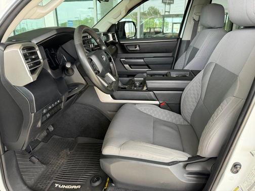 Ice 2024 Toyota Tundra SR5