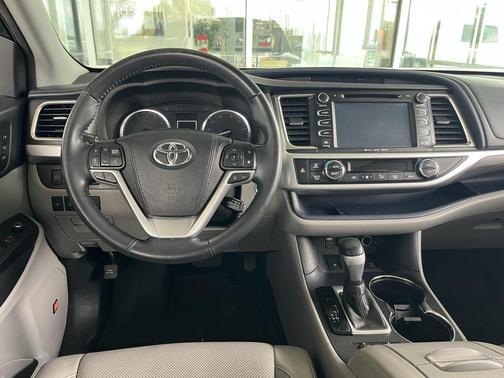 2018 Toyota Highlander Limited Platinum