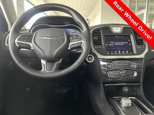 2016 Chrysler 300 Limited