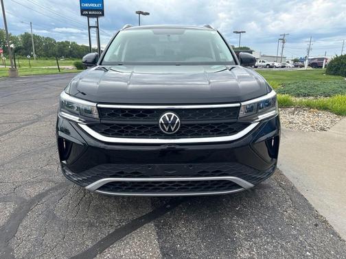 Deep Black 2022 Volkswagen Taos 1.5T SE