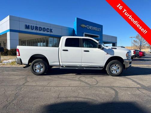 2023 RAM 3500 Big Horn Crew Cab 4x4 6'4' Box