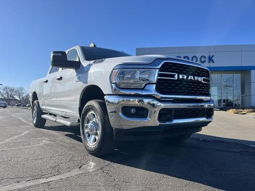 2023 RAM 3500 Big Horn Crew Cab 4x4 6'4' Box