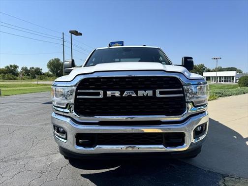 2023 RAM 3500 Big Horn Crew Cab 4x4 6'4' Box