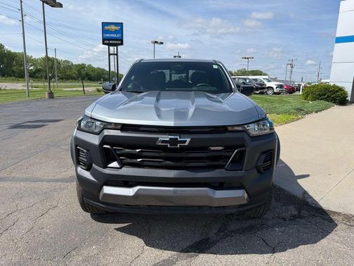 Sterling Gray Metallic 2026 Chevrolet Colorado Trail Boss