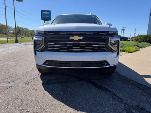 Polar White Tricoat 2027 Chevrolet Suburban High Country, 4WD
