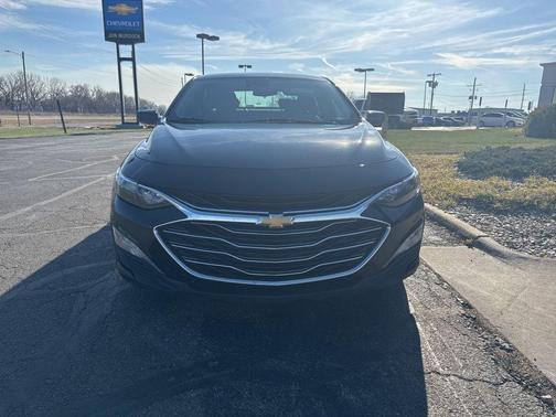 Mosaic Black Metallic 2024 Chevrolet Malibu FWD 1LT