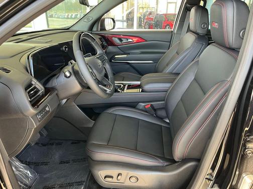 Mosaic Black Metallic 2026 Chevrolet Traverse AWD Z71