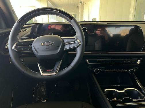 Mosaic Black Metallic 2026 Chevrolet Traverse AWD Z71