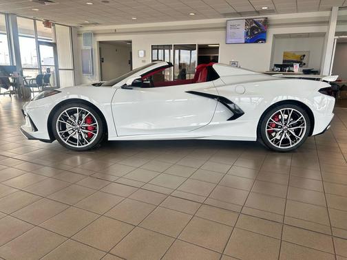Arctic White 2026 Chevrolet Corvette Stingray w/3LT
