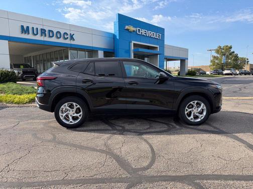 Mosaic Black Metallic 2024 Chevrolet Trax LS