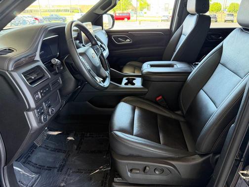 Black 2024 Chevrolet Suburban LT