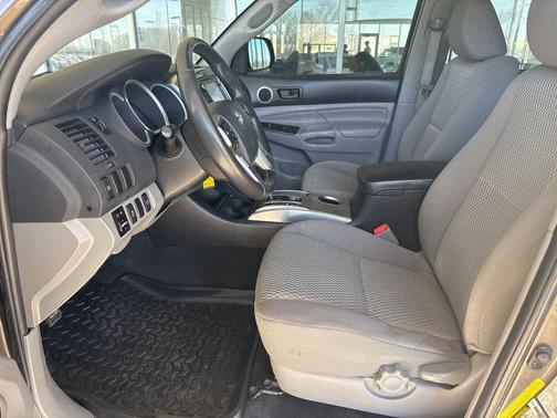 2015 Toyota Tacoma Base