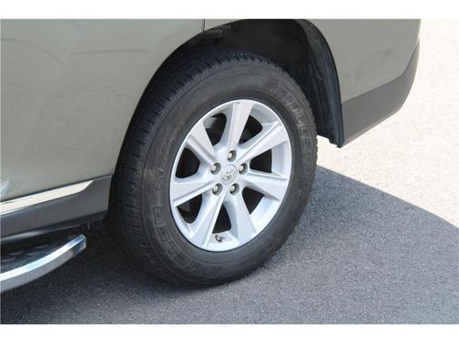 Cypress Pearl 2011 Toyota Highlander SE