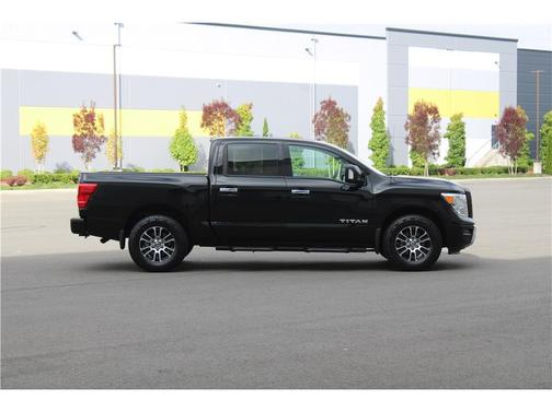 Super Black 2021 Nissan Titan SV