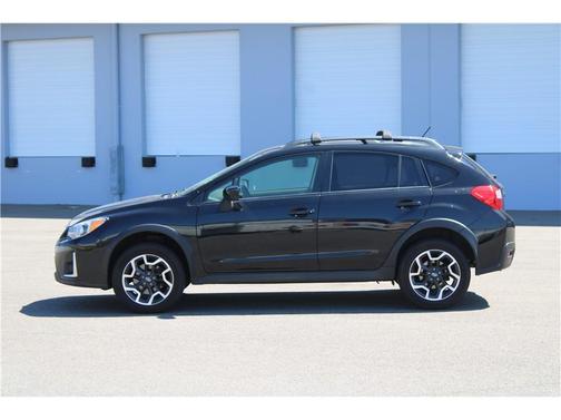 Crystal Black Silica 2017 Subaru Crosstrek 2.0i Premium