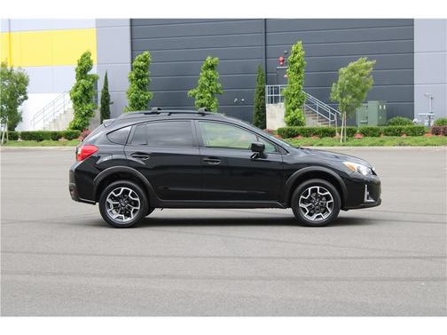 Crystal Black Silica 2017 Subaru Crosstrek 2.0i Premium