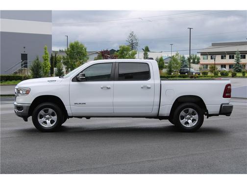 Bright White Clearcoat 2019 RAM 1500 Big Horn