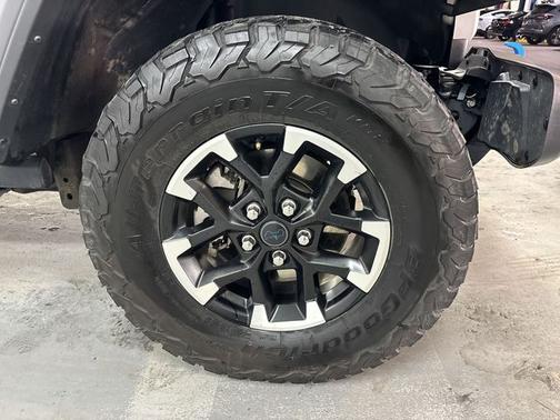 Bright White Clearcoat 2024 Jeep Wrangler RUBICON