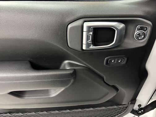 Bright White Clearcoat 2024 Jeep Wrangler RUBICON