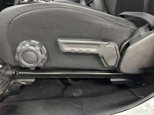 Bright White Clearcoat 2024 Jeep Wrangler RUBICON