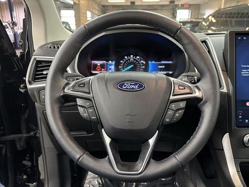 AGATE BLACK METALLIC 2024 Ford Edge SEL