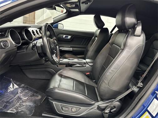2022 Ford Mustang ECOBOOST PREMIUM