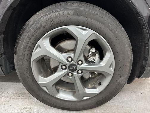 2023 Ford Escape ST-LINE SELECT